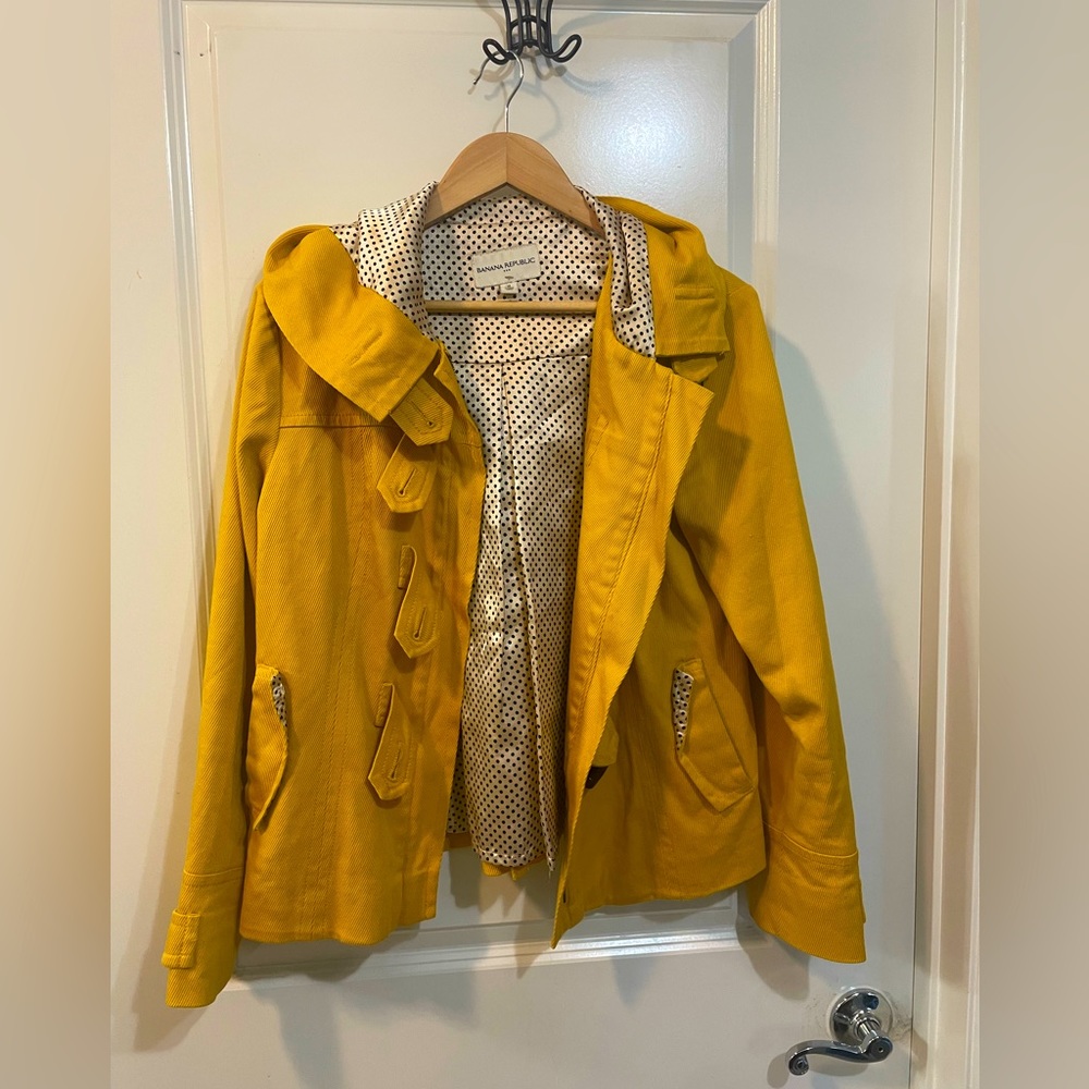 - Banana Republic light fall jacket with hood in yellow size M